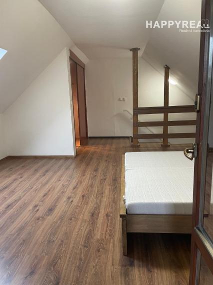 Prenájom 4-izb. rodinný dom,  ul. Jantárová,  Jarovce