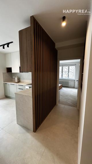 Kompletne zrekonštruovaný 3-izbový, presvetlený byt vo výbornej lokalite, na ul. Dohnányho, Bratislava-Ružinov