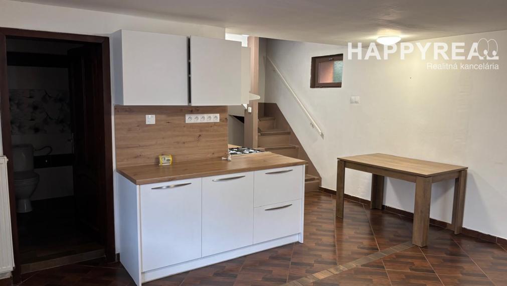 Prenájom 4-izb. rodinný dom,  ul. Jantárová,  Jarovce