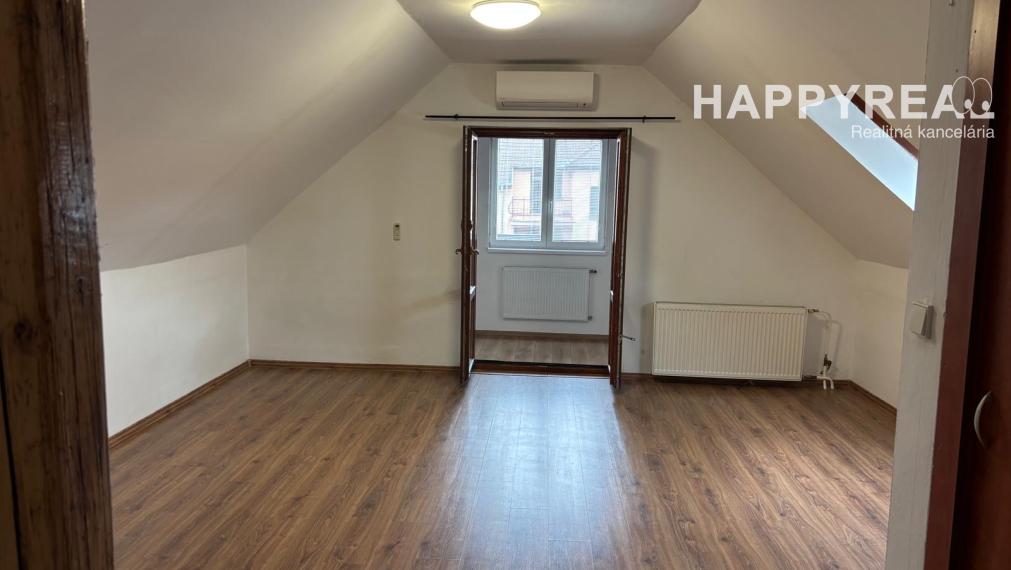 Prenájom 4-izb. rodinný dom,  ul. Jantárová,  Jarovce