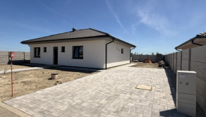 4 izb. RD Most pri Bratislave ÚP 110 m2, pozemok 601 m2 - fotografia 1