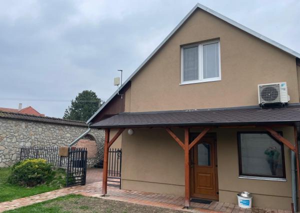 Prenájom 4-izb. rodinný dom,  ul. Jantárová,  Jarovce